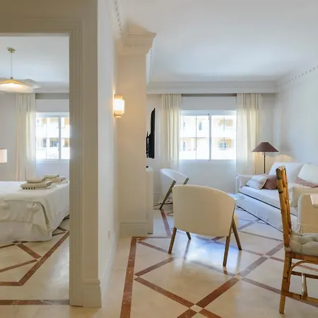 Apartment Stylish Refurbished Puerto Banus Area *
