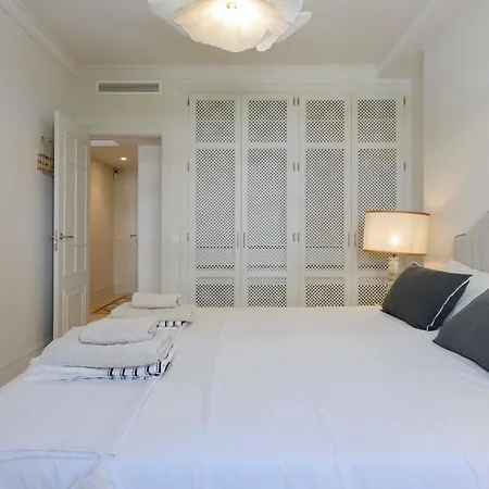 Stylish Refurbished Puerto Banus Area *